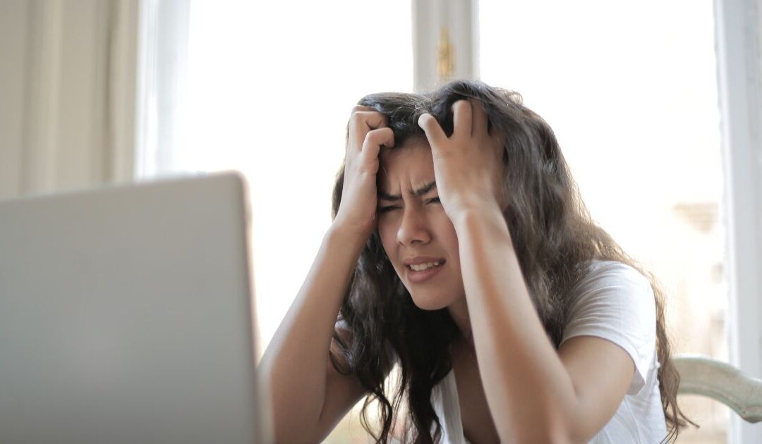 Dolor de cabeza por estrés: causas, síntomas y cómo tratarlo en Pain Clinic México